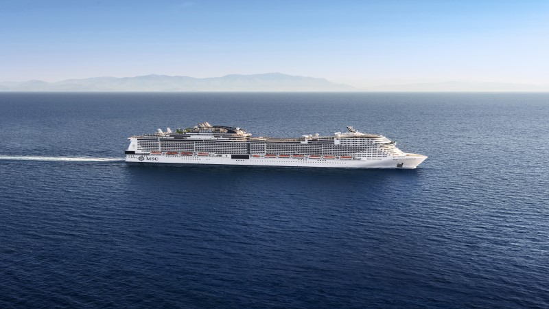Navio Virtuosa, da MSC Cruzeiros percorre águas calmas e azuis do mar, em direção a Expo 2020 Dubai, nos Emirados Árabes
