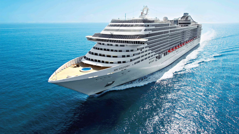 Temporada de cruzeiros no Brasil 2021/2022: vista da proa do MSC Splendida no Oceano