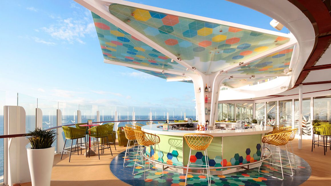 Wonder of The Seas: the vue bar