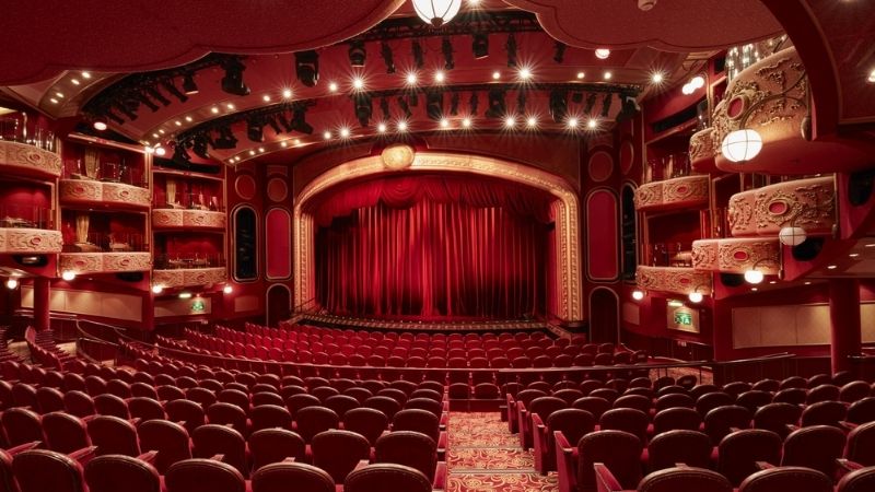 Teatro Royal Court a bordo do Queen Victoria