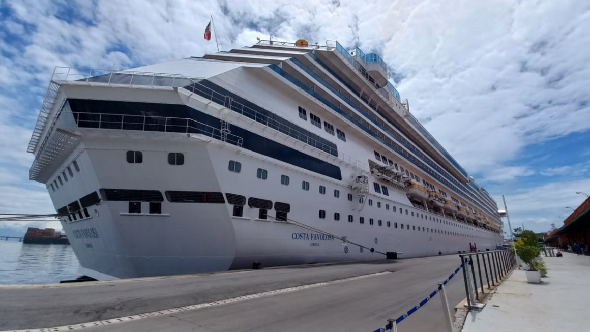 Costa Favolosa