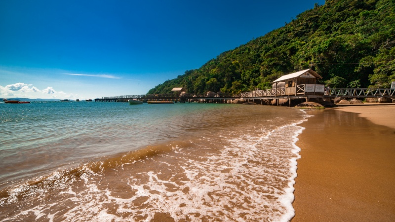 Praia das Laranjeiras - Balneário Camboriú
