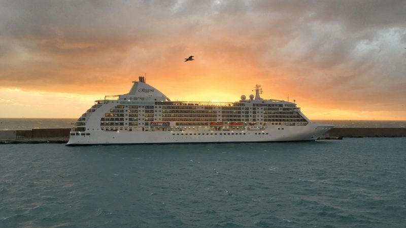 Regent Seven Seas Cruises - starlink