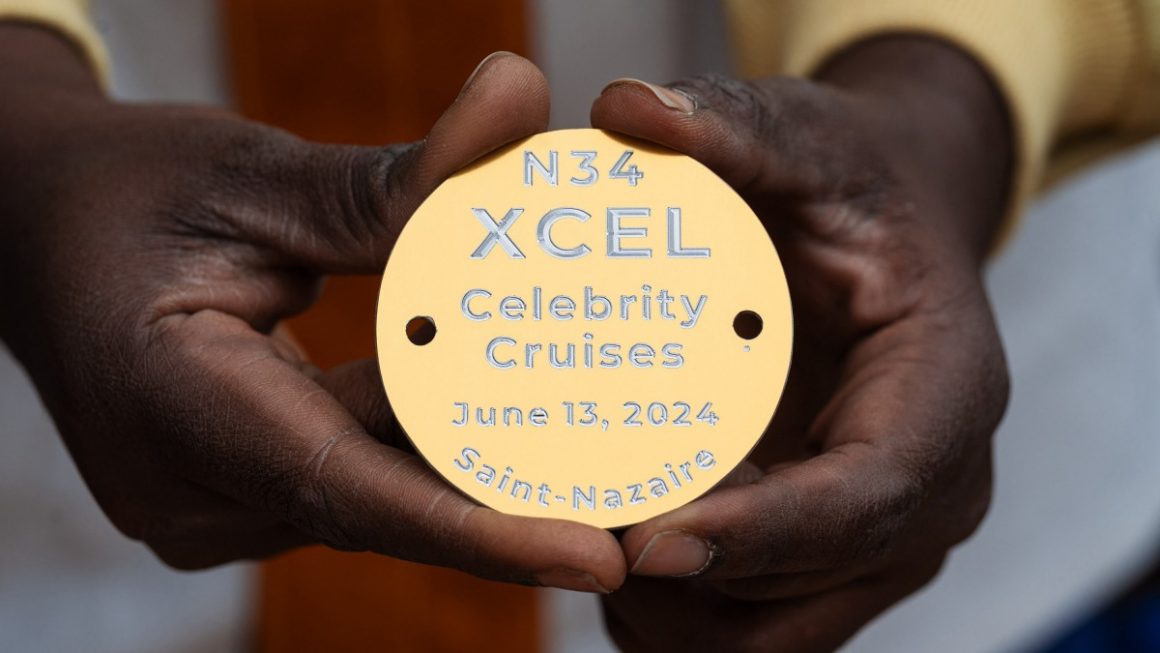 moeda da construção do navio Celebrity Xcel