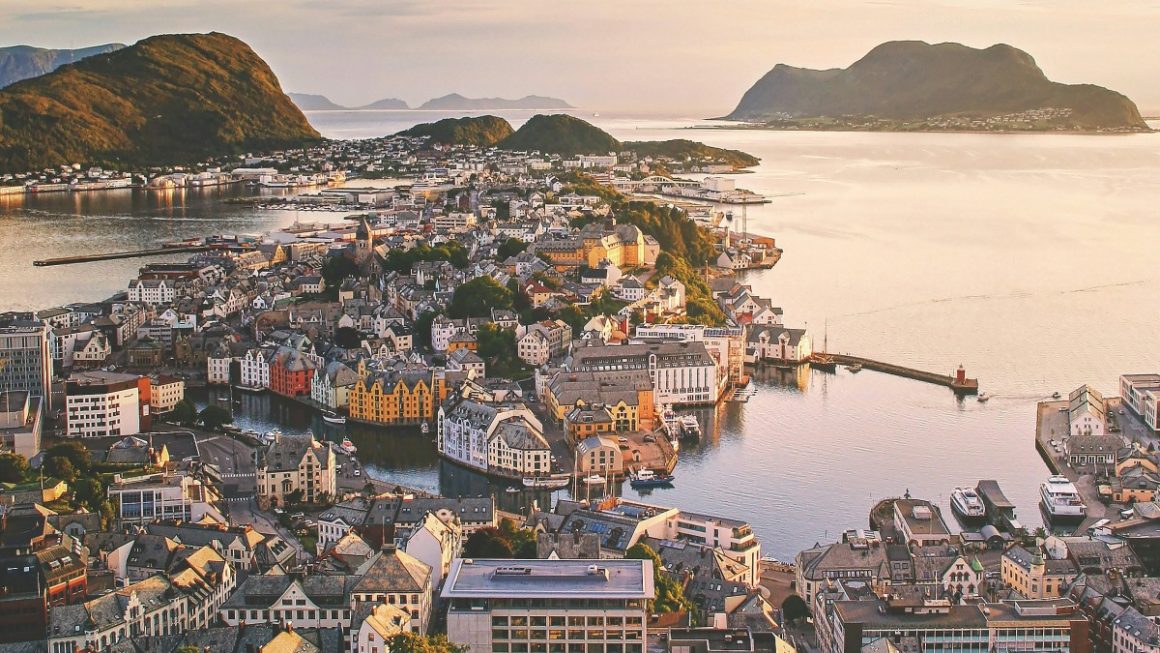 Alesund, na Noruega