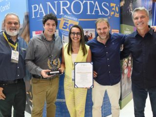 Entrega troféu para melhores escalas do Brasil