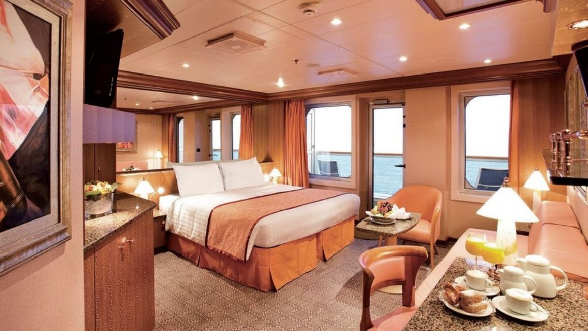 Suíte com varanda do Costa Pacifica