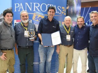 Entrega troféu para melhores escalas do Brasil
