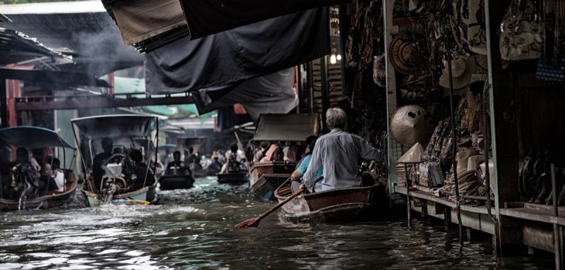 Mercado flutuante em Bangkok - Tailândia