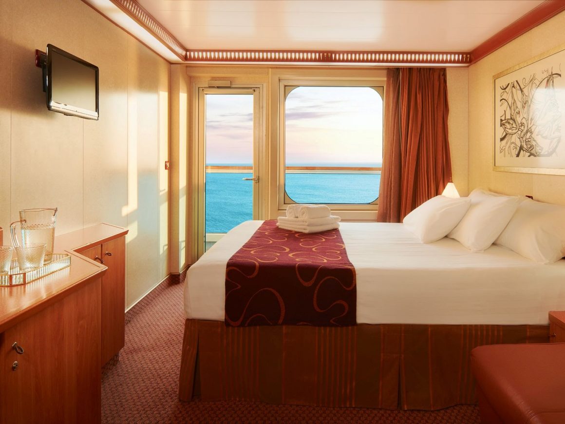 Cabine com varanda do Costa Favolosa da Costa Cruzeiros