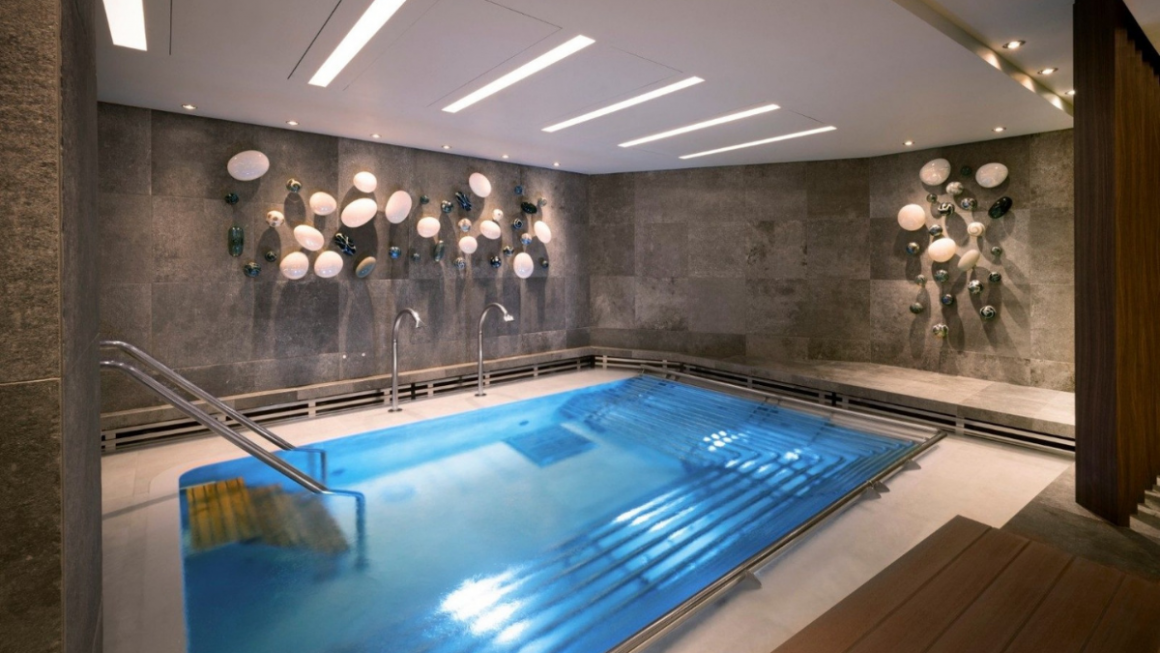 Piscina do spa da companhia Explora