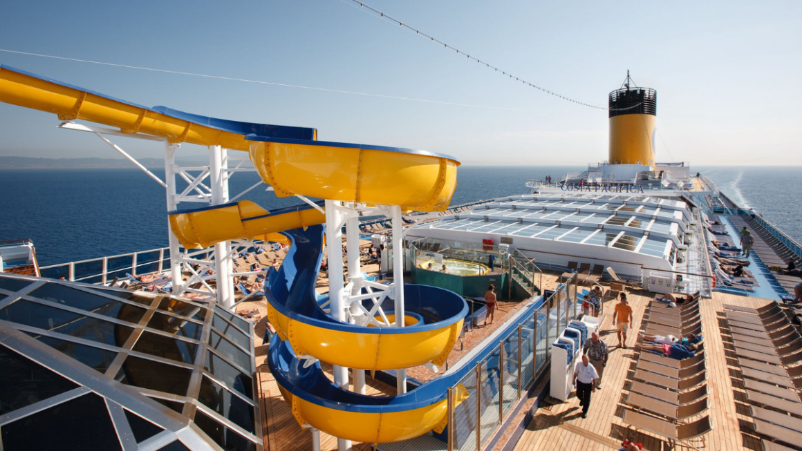 Parque aquático do navio Costa Pacífica