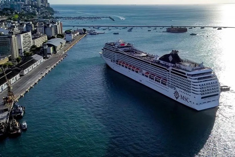 MSC Orchestra chegando em Salvador