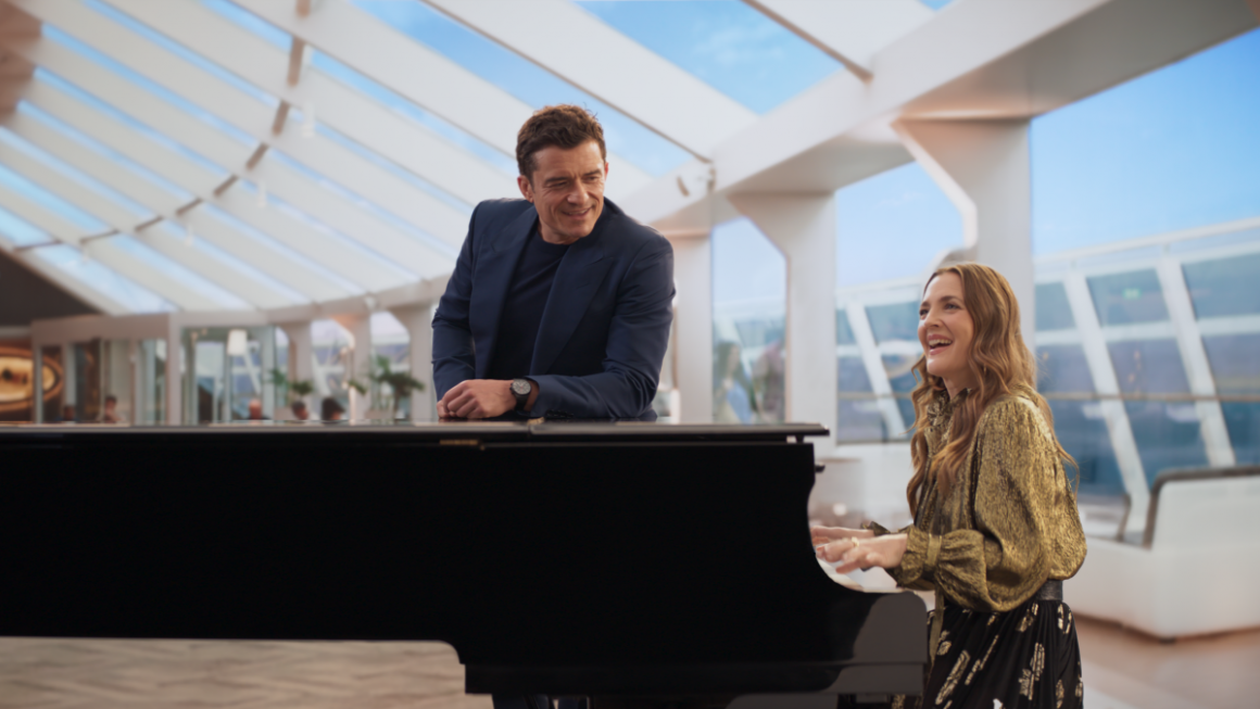 Atores Drew Barrymore e Orlando Bloom em campanha da MSC