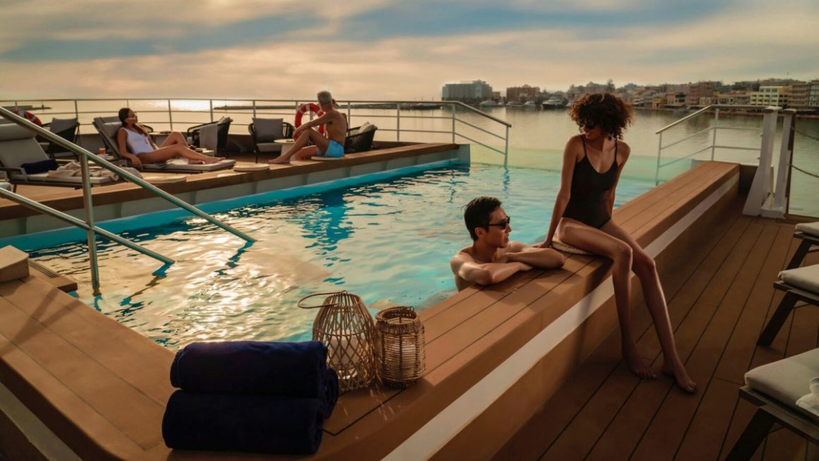 Piscina aquecida do SH Diana da Swan hellenic