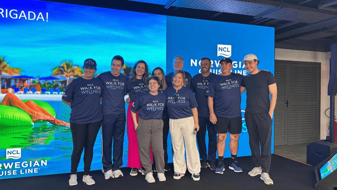 Equipe de Vendas e Marketing da NCL com a diretora Estela Farina