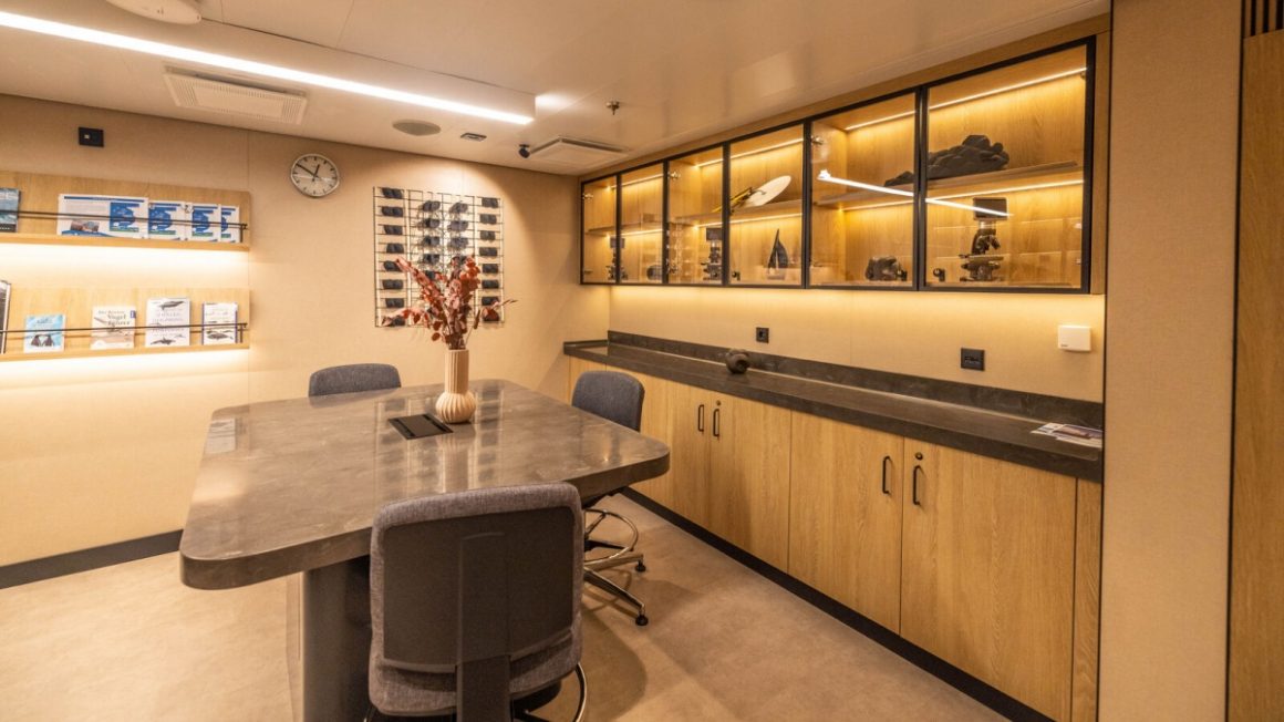 Laboratório de expedição do SH Diana