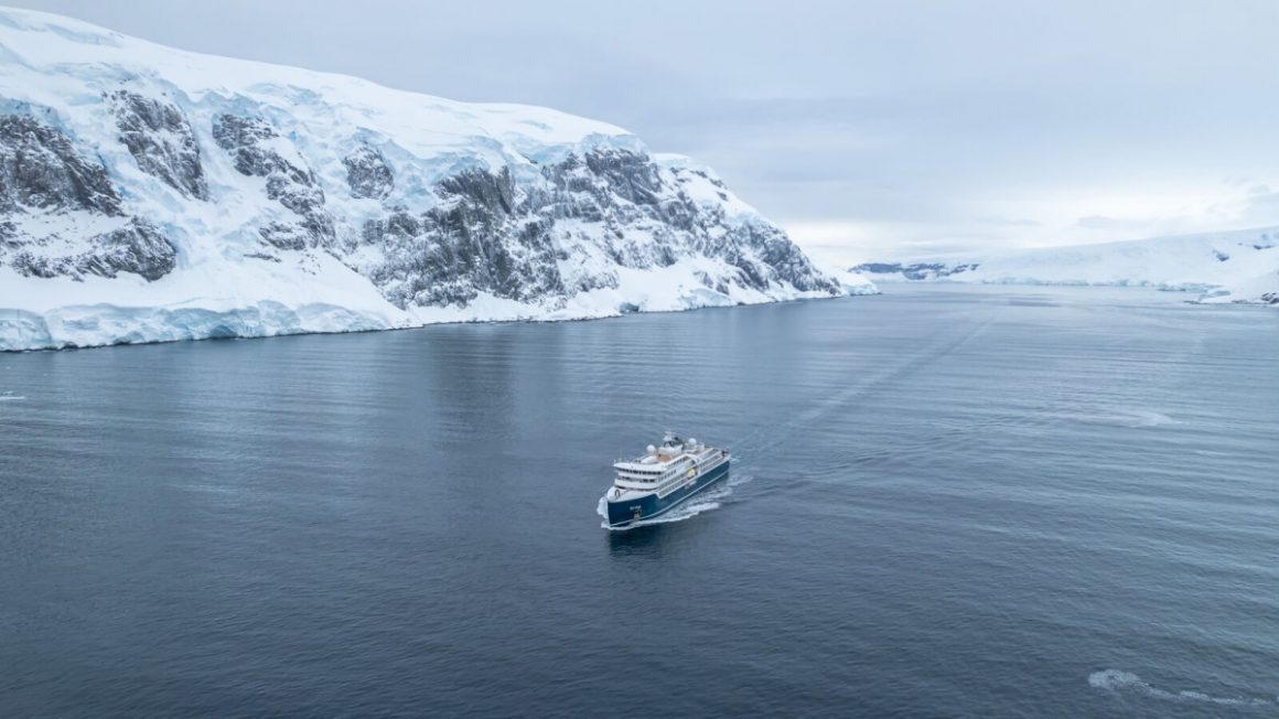 SH Vega na Antártica