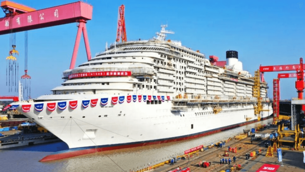 Aida Huacheng, navio de cruzeiro chines construído em 9 meses