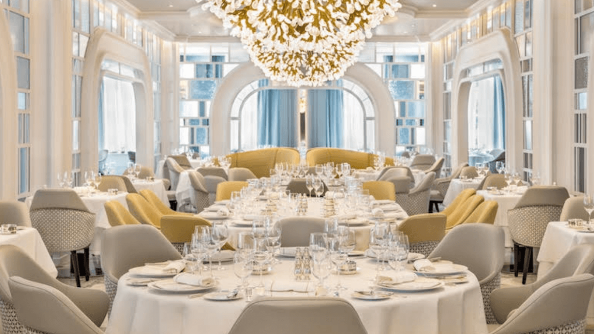 Restaurante a bordo do navio Vista