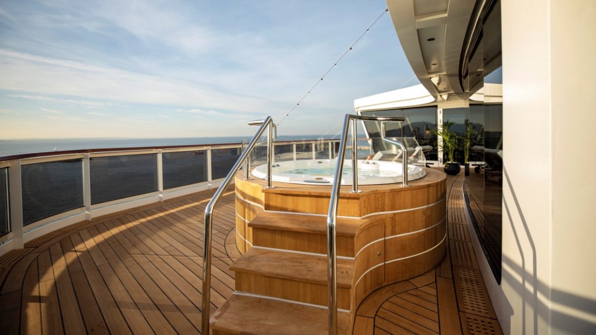 Hidromassagem da Regent Suite Deck