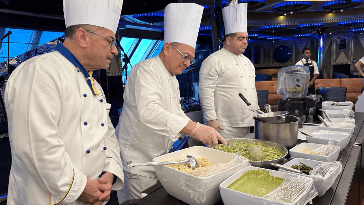 Demonstração de como é feito o pesto do Favolosa