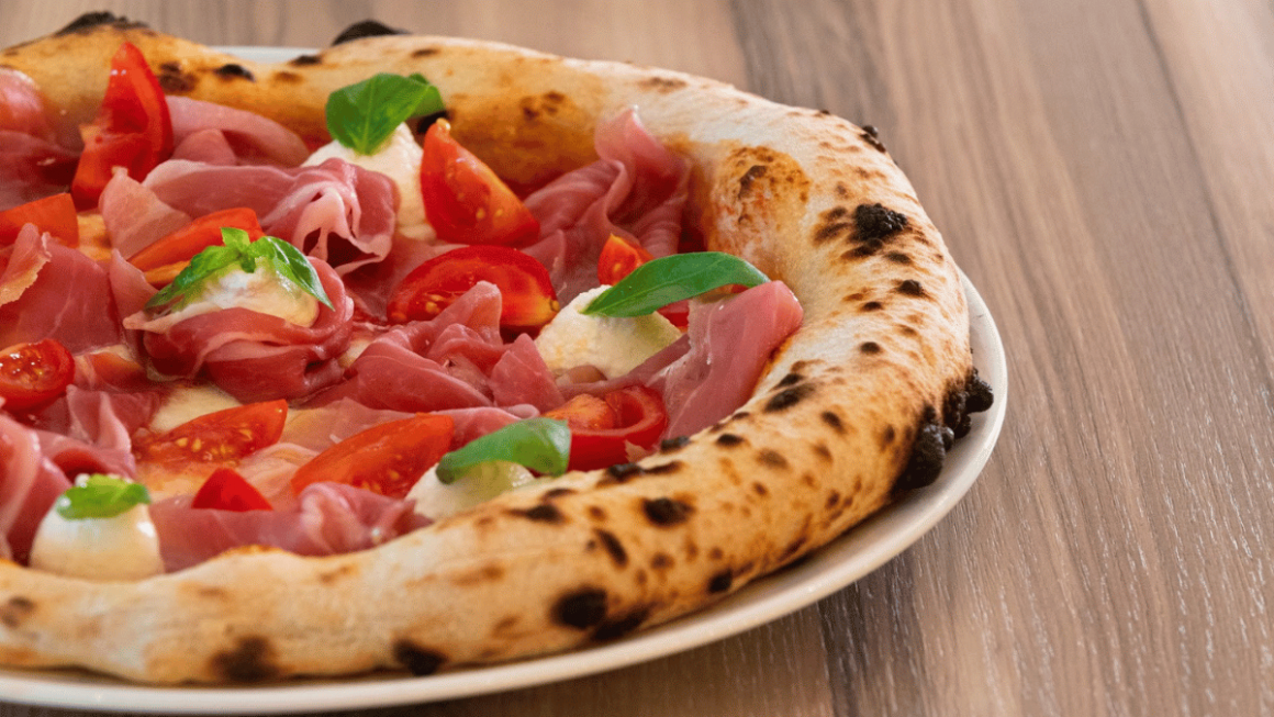 Pizza da Pizzeria Pummid’Oro a bordo dos navios da Costa Cruzeiros 