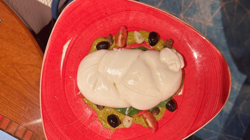 Burrata produzida a bordo do Costa Favolosa