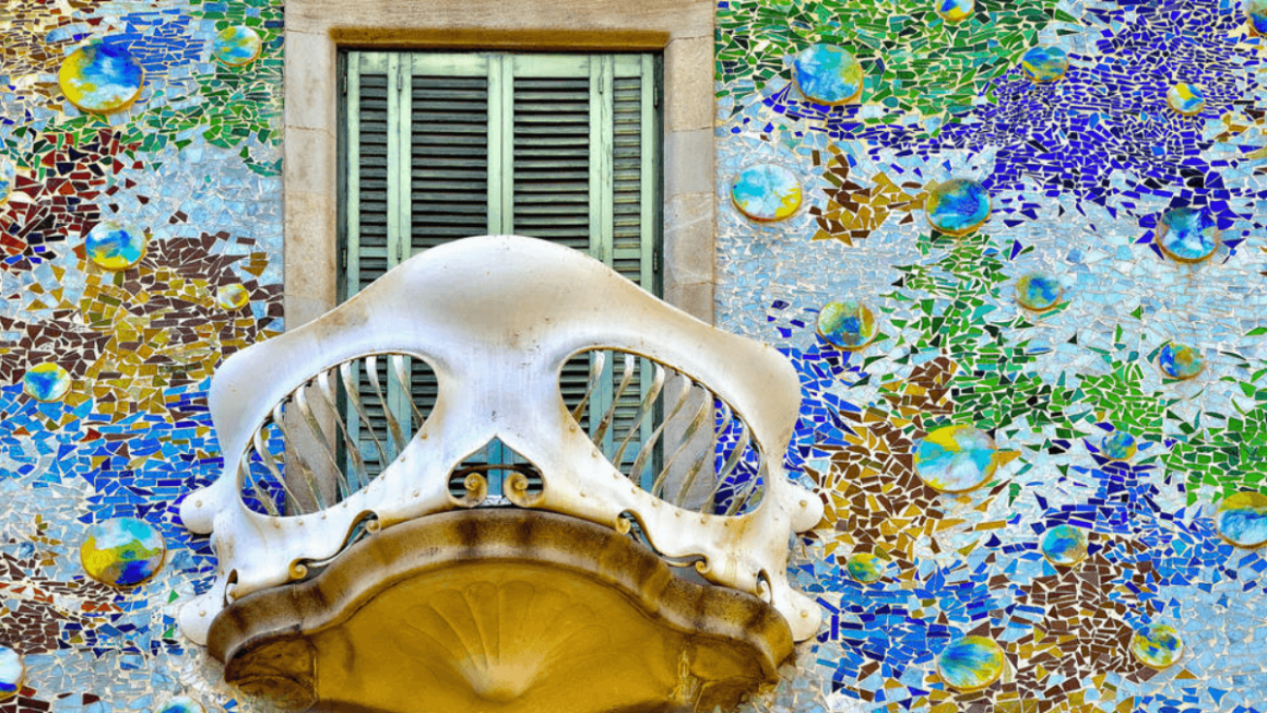 As paradas do Costa Smeralda incluem as cidades de Barcelona, Nápoles e Gênova. Fotos Divulgação