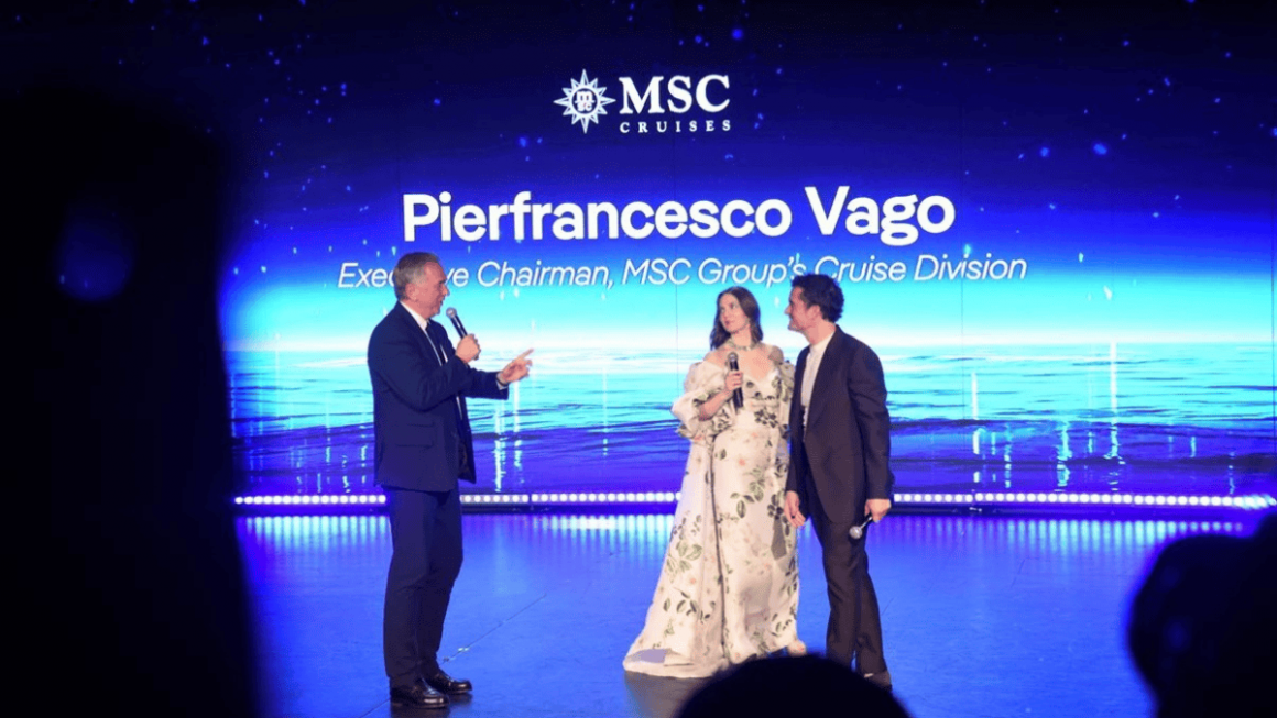 Drew Berrymore, Orlando Bloom e Pierfrancesco Vago na inauguração do MSC World America