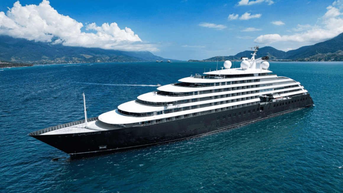 Scenic Eclipse em Ilhabela