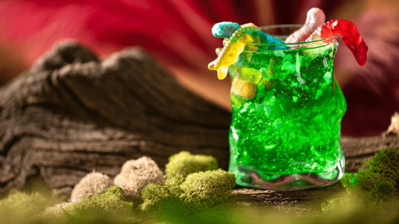 Drink de minhocas inspirado no filme Rei Leão