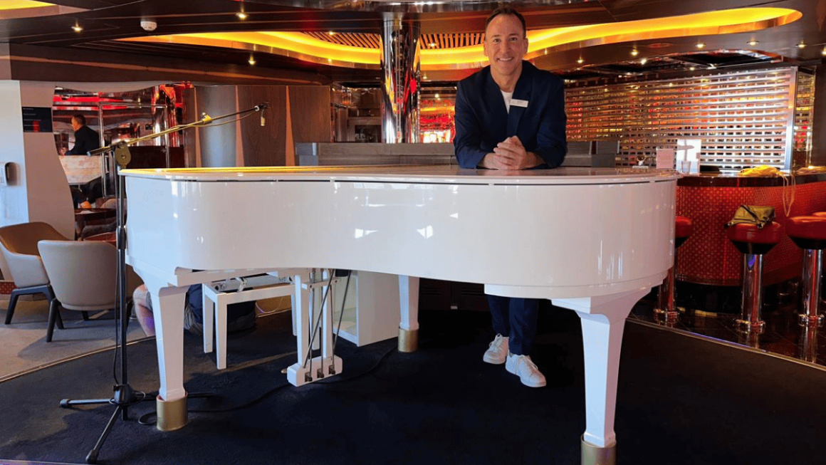 Alejandro González, diretor de Cruzeiros do Costa Favolosa