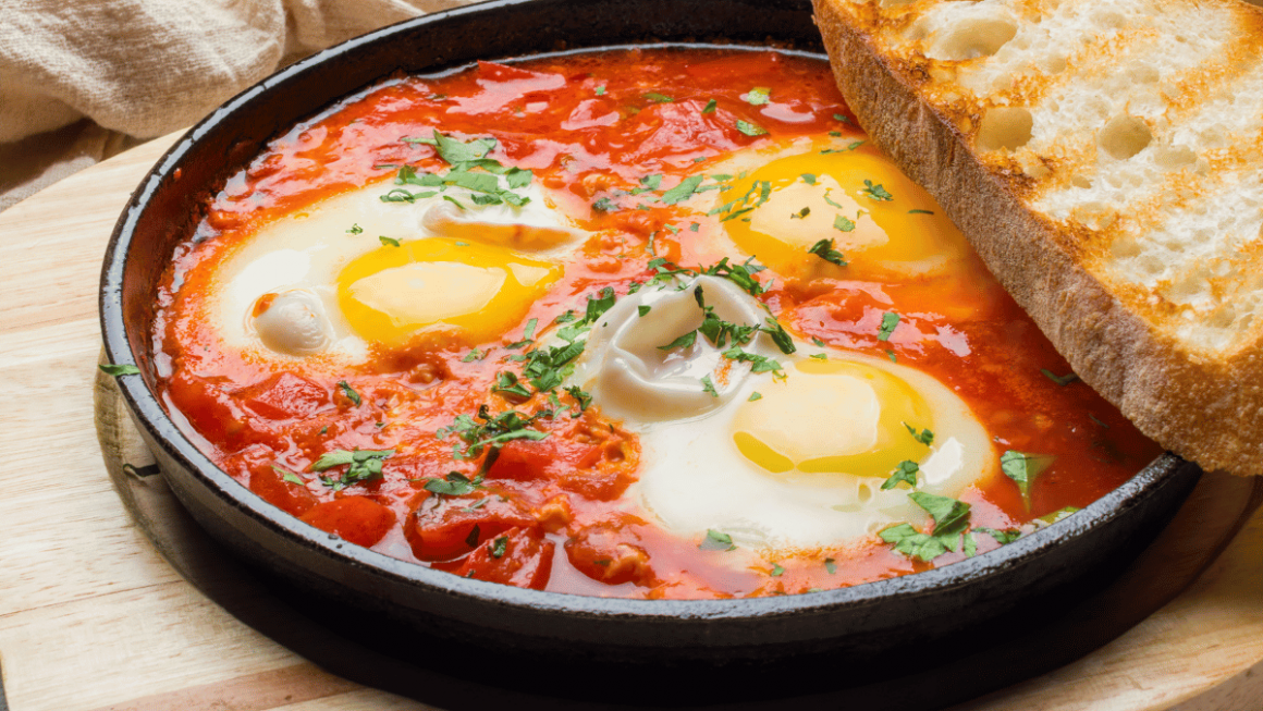 Ovos shakshuka com coentro