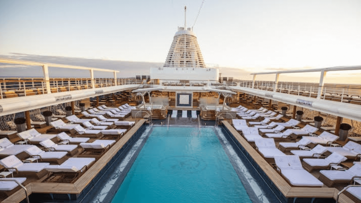 Pool Deck a bordo do Seven Seas Splendor