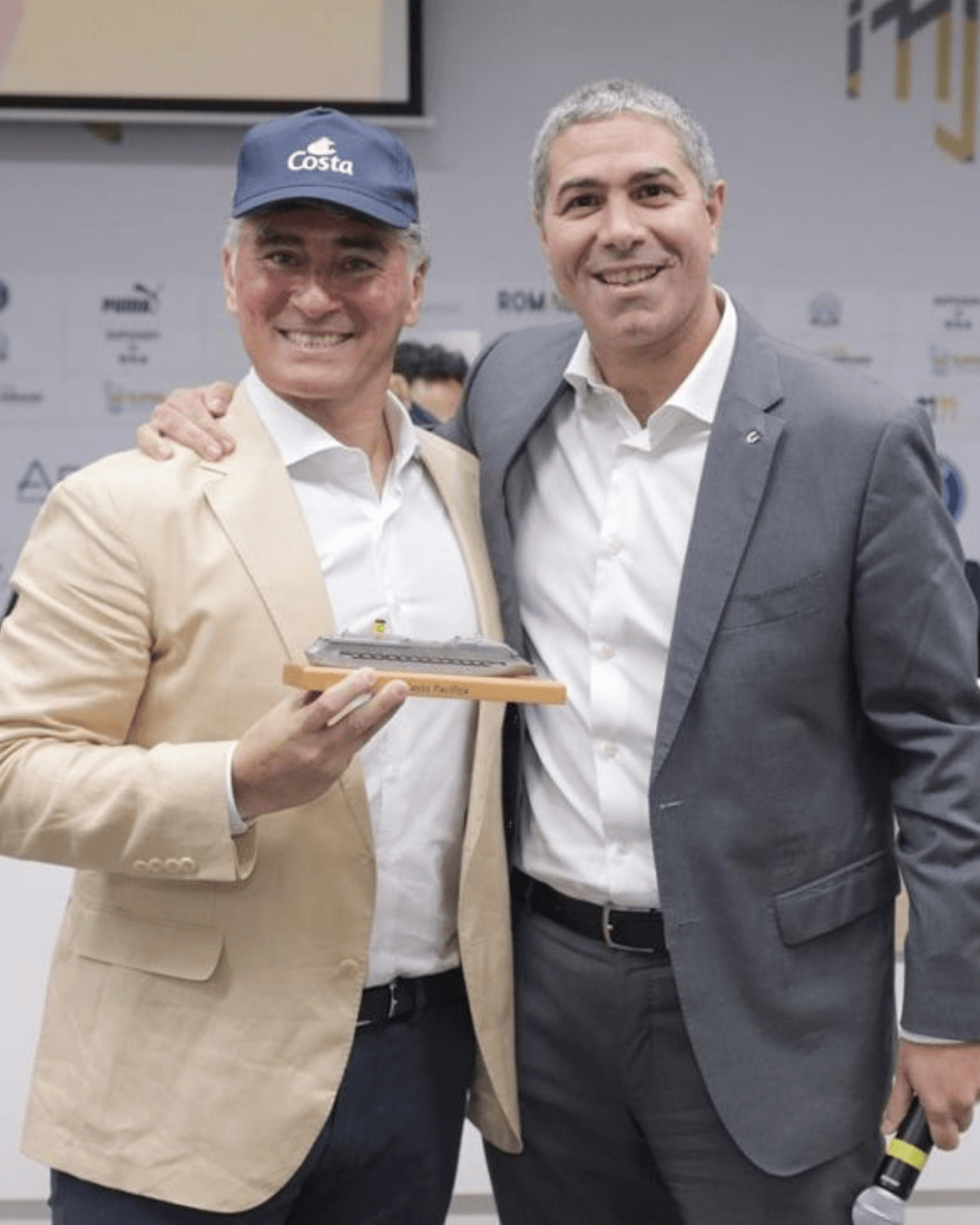 Altamiro Bezerra e Dario Rustico, durante a aula de encerramento do programa Jovens Tripulantes