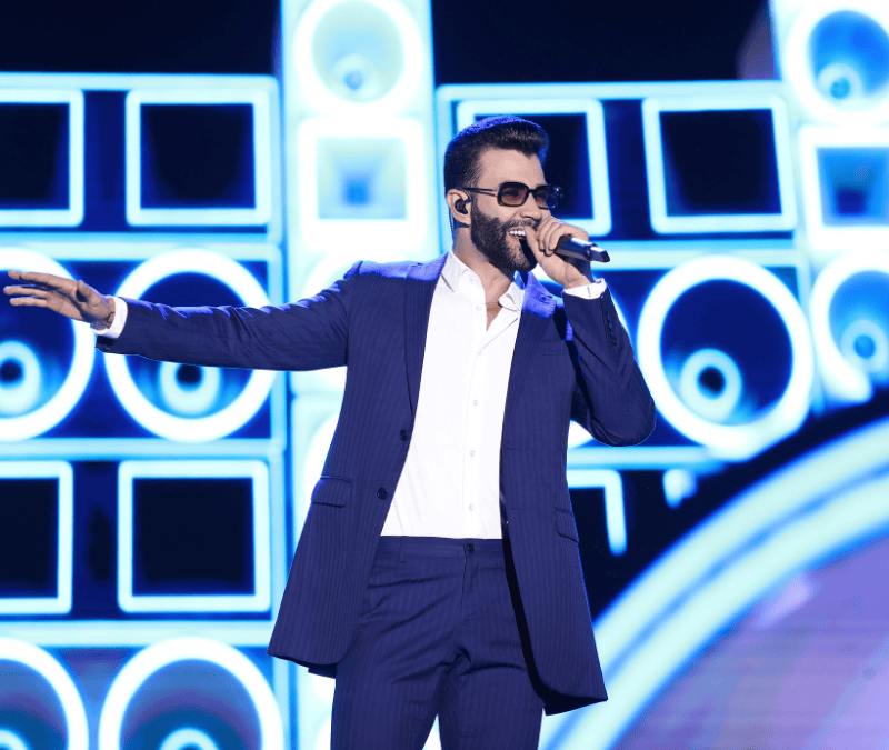 Gusttavo Lima em navio temático