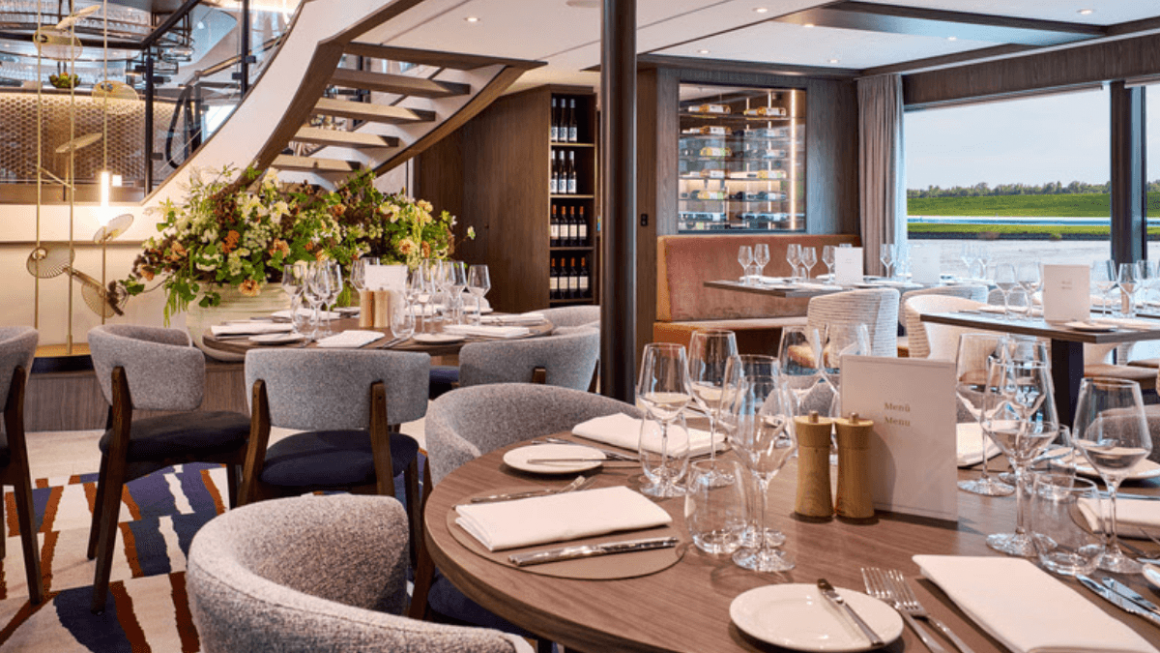 VIVA Enjoy Riverside Restaurant