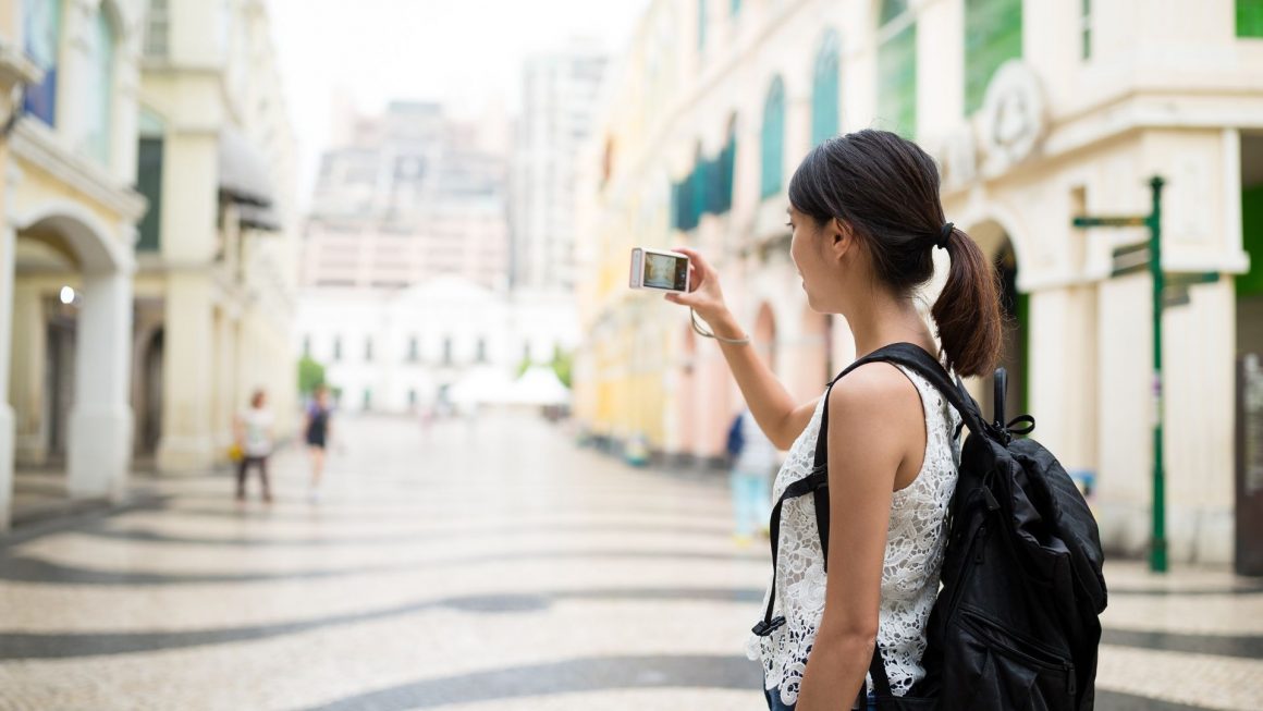 Turista tirando foto