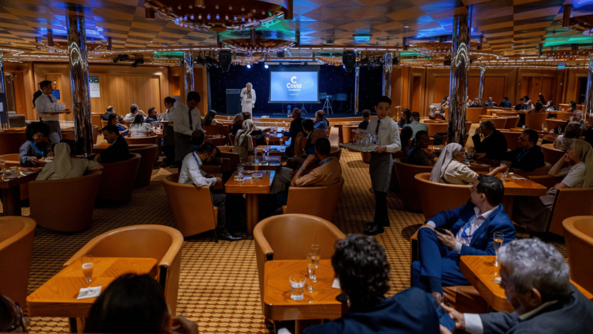 Oliviero Pluviano apresenta mostra fotográfica para convidados