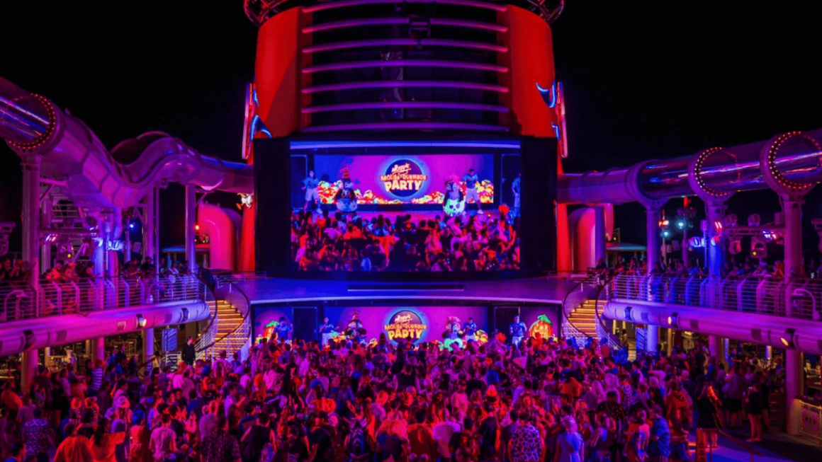 Festa do Mickey no Halloween on the High Seas