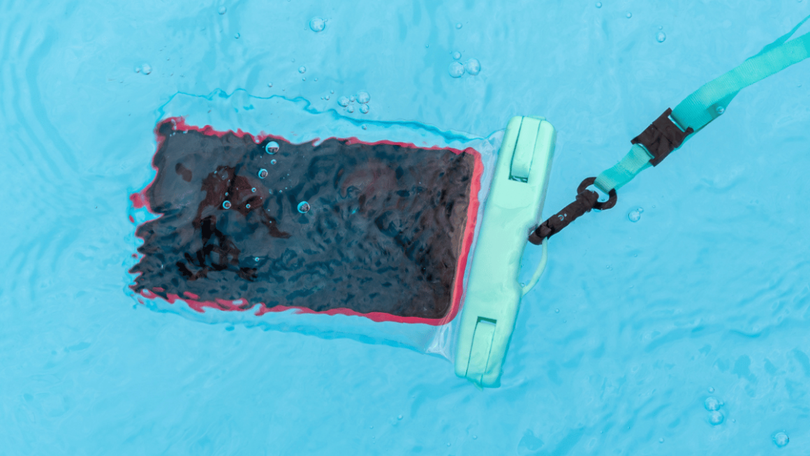 Capas impermeáveis para manter o celular