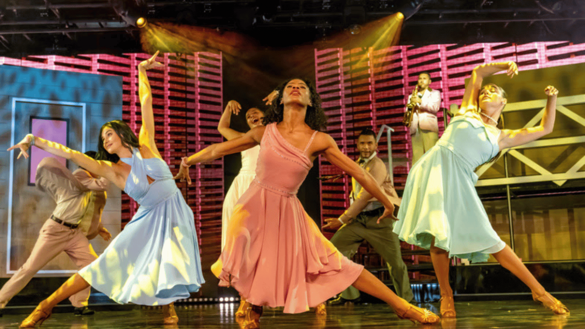 músicas atualizadas, figurinos aprimorados e experiências interativas elevadas