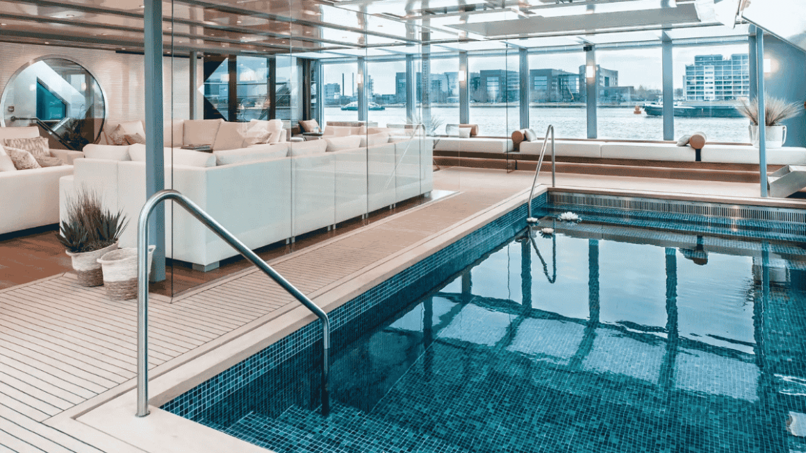 Piscina do Queen AMADEUS
