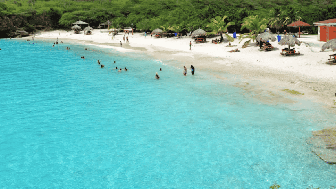 Playa Kenepa Grandi