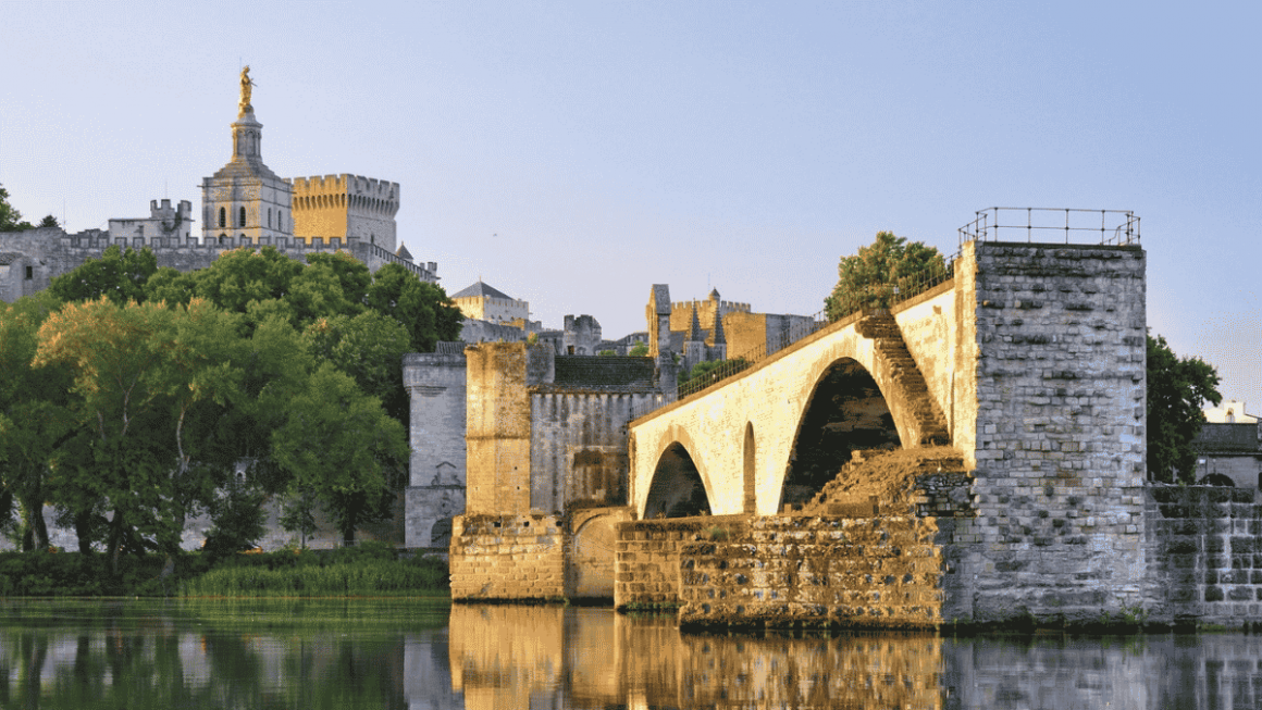 Saídas em português pela Provence