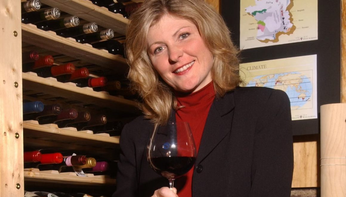 condutora das aulas e degustações azamara vinhos