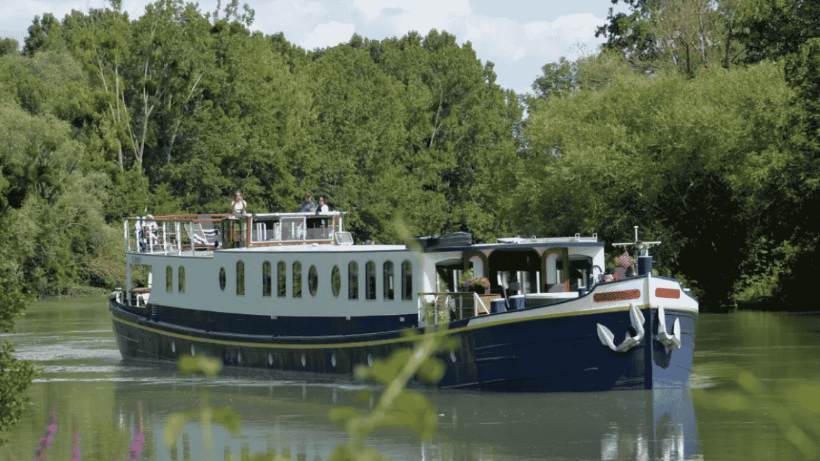 Barge: Kir Royale