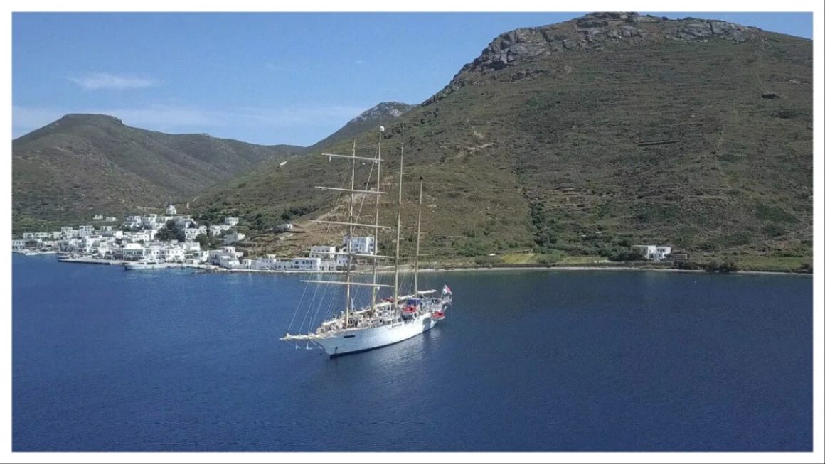 Star Flyer em Amorgos | Foto: Star Clippers cruzeiros
