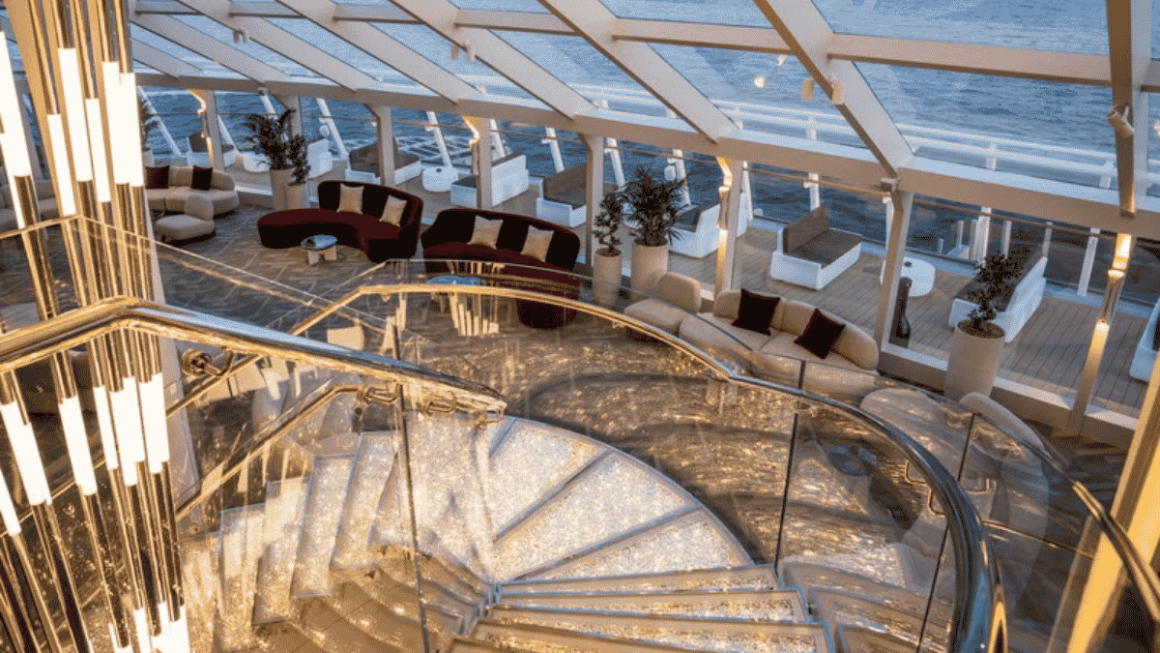 Top Sail Lounge do MSC Yacht Club, MSC World Europa